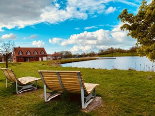 Sitzmöglichkeiten zum Verweilen in unmittelbarer Nähe