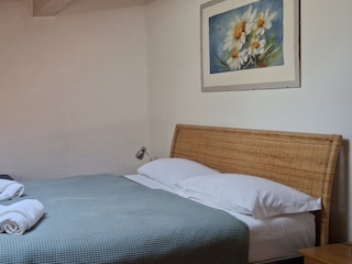 Schlafzimmer mit Doppelbett 160x200