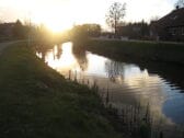 Abendstimmung am Kanal vorm Haus