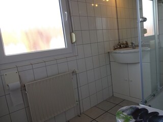 Bad mit WC und Dusche