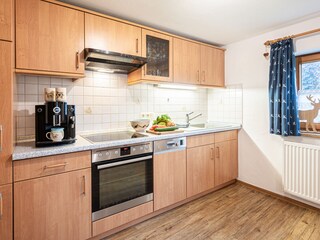 Küche komplett ausgestattet