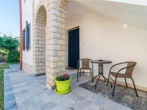 Apartment Complex Dino - One-Bedroom Apartment Dino I with Terrace