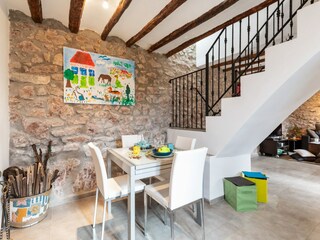 Farmhouse Culla Features 24