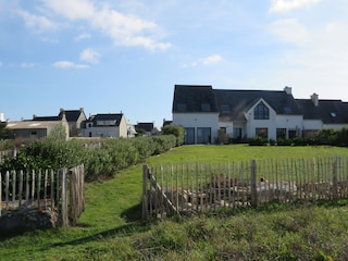 Blick auf den Garten und das Ferienhaus