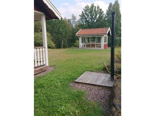 die Außendusche von der anderen Seite