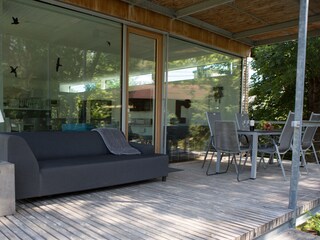 Speisen auf der unteren Terrasse