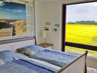 Schlafzimmer mit Doppelbett