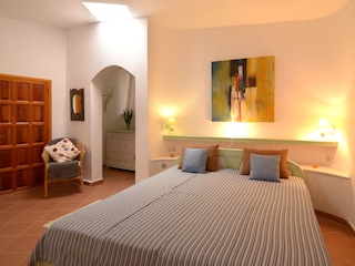 Schlafzimmer 2 mit dazugehörigem Bad