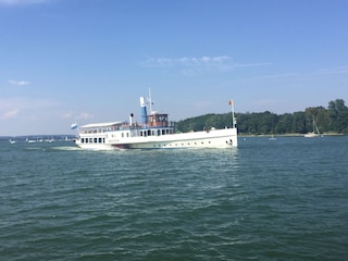 Ammersee mit Raddampfer Diessen