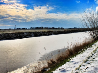 Das Neuharlingersieler Sieltief im Winter