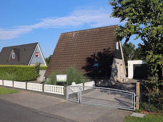 Das Ferienhaus vom Bojenweg aus gesehen.