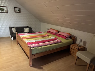 Schlafzimmer 1