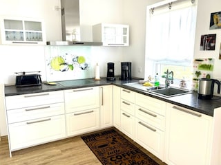 Küche / Herd und Spüle