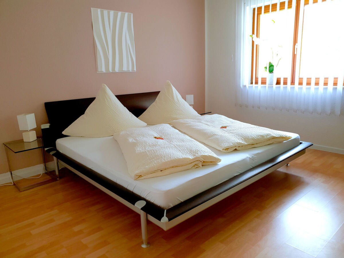 2. Schlafzimmer