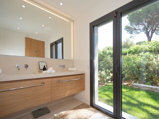 En suite Duschraum. Obere Ebene