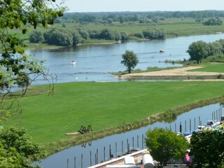 Hitzacker Jachthafen und Elbe