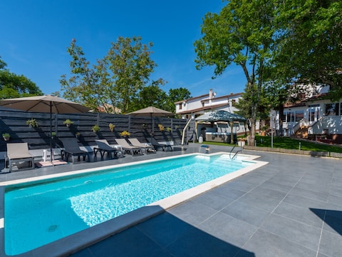 Holiday house House sole, heated pool