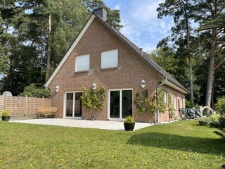 Citynahes, ruhiges Wohnen in bewaldeter Natur