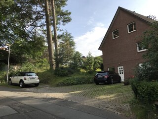 Privatparkplatz direkt vorm Haus