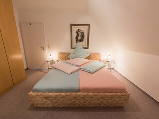 Schlafzimmer 1, mit Doppelbett