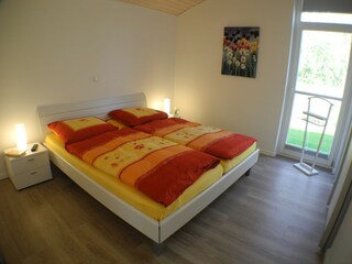 Schlafzimmer mit Doppelbett
