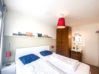 Schlafzimmer 1 mit Doppelbett