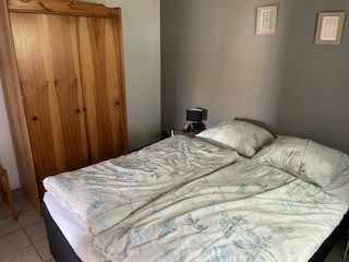 Schlafzimmer Bett 1m40