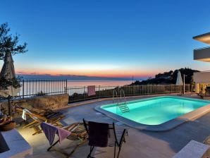 Holiday house Villa Siesta mit Pool - Podgora - image1