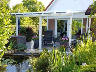Neu überdachte Terrasse