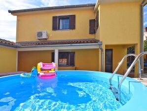 Holiday house FRANKA with Pool for 5-6 persons - Pula - image1