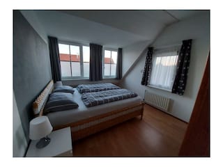 Schlafzimmer 1 (neu 2021)