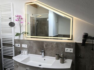 Sink, bathroom 2