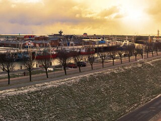 Direkter Hafen- und Meerblick vom Balkon