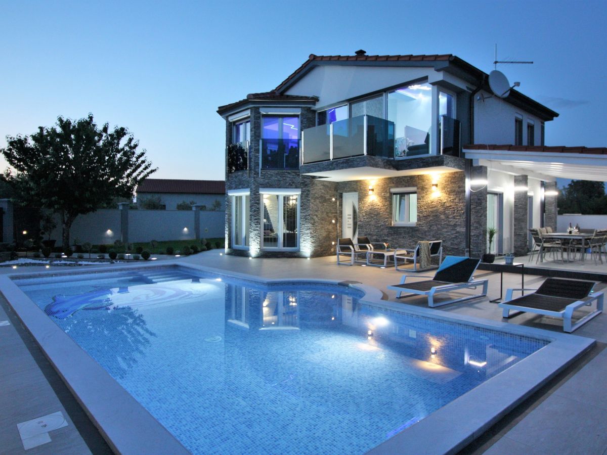 Neue und moderne Villa Blu