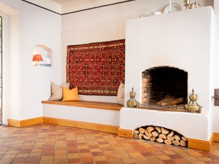 Offener Kamin mit gemütlicher Sitzecke / Küche