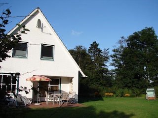Südterrase mit Garten
