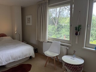 Schlafzimmer 2. 160x200cm Auping Bett