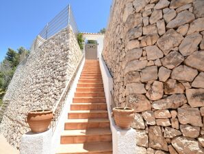 Villa in Benitachell mit Pool am Cumbre Strand