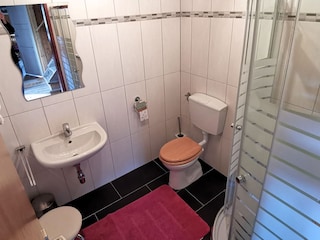 Neues Bad mit Dusche