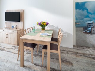 Wohnzimmer mit Essbereich