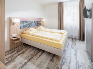 2. Schlafzimmer