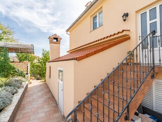 EXTERNER EINGANG ZUR WOHNUNG