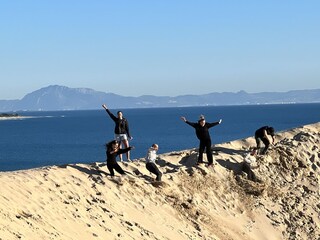 Sanddüne mit Blick auf Afrika (Atlasgebirge)