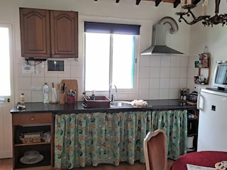 gut ausgestatteter Küchenbereich