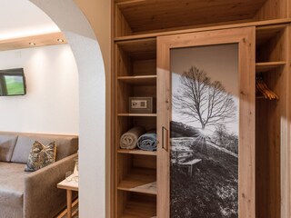 Schlafzimmer II mit eigenem Bad , Flat-TV und Balkon