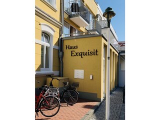 Fahrradabstellplatz vor dem Haus