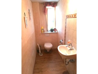 separates WC