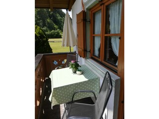 gemütliche Sitzecke auf dem Balkon