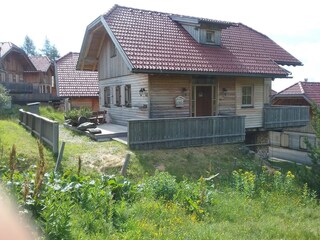 Ansicht Haus im Sommer