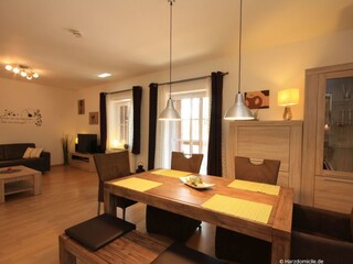 Wohn-/Schlafbereich mit offener Küche